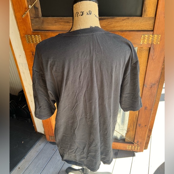 Distressed Tee “KISS” - Picture 5 of 8